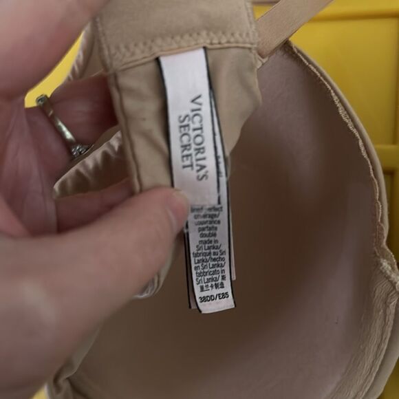 Victorias Secret | BODY BY VICTORIA Lightly Lined Full-Coverage Bra | 38DD - Picture 8 of 9